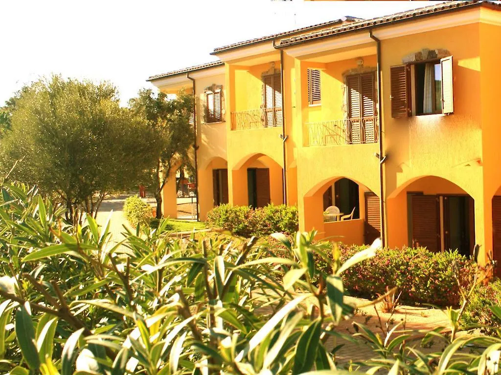 ***  Residenze L'Isola Surf House Aparthotel Porto Pollo Italy
