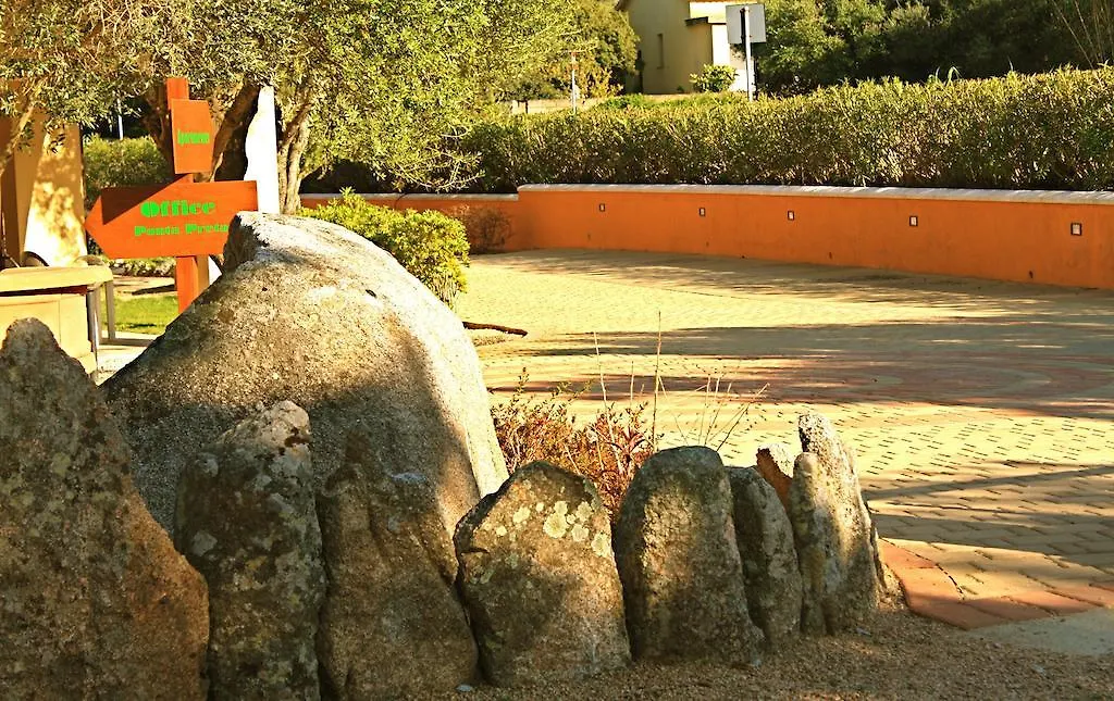Residenze L'Isola Surf House Aparthotel Porto Pollo 3*,